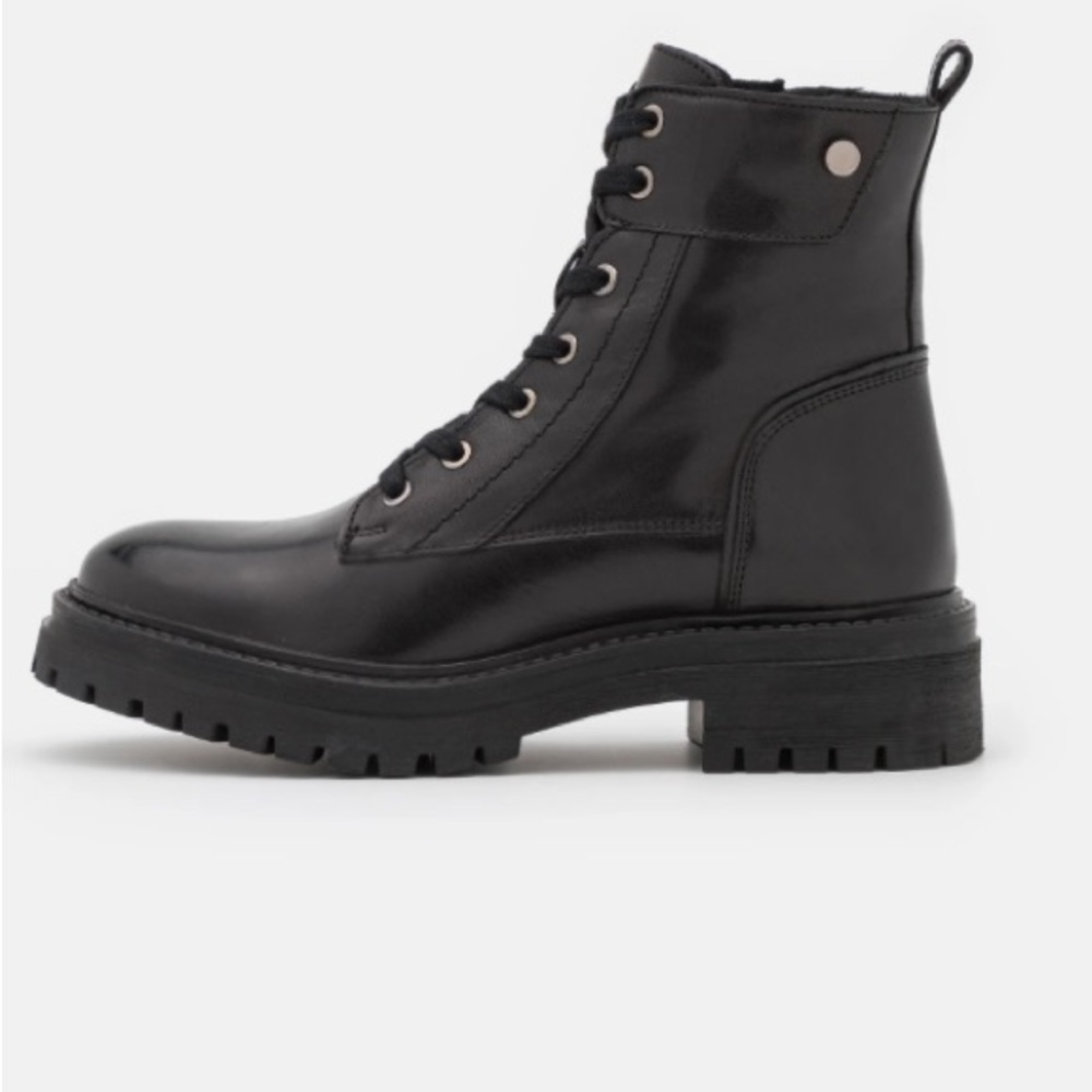 Brand New Geox Womens Smoked Leather Combat Ankle Lace Up Respira Boot